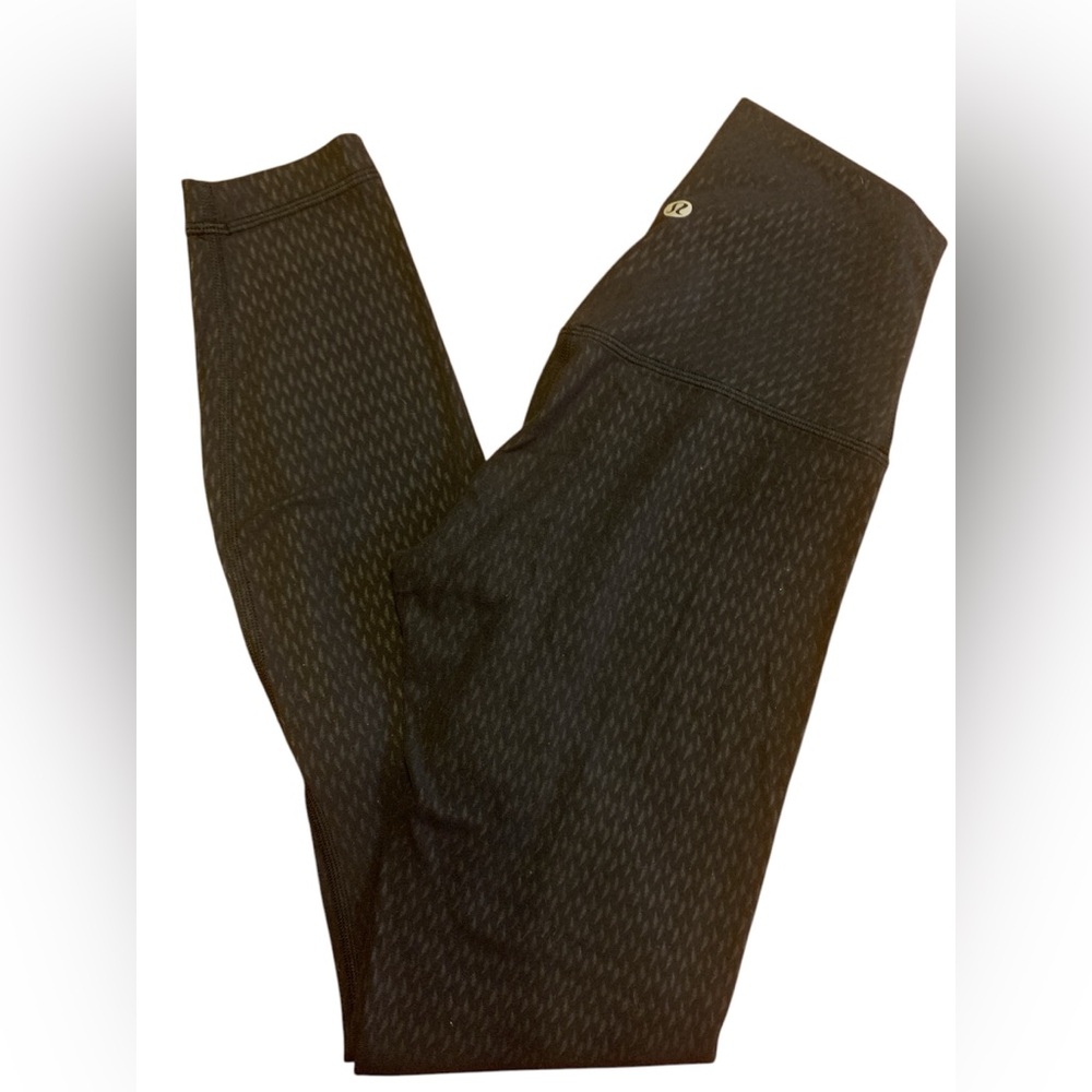 Lululemon Athletica Black Leggings.      Size 2